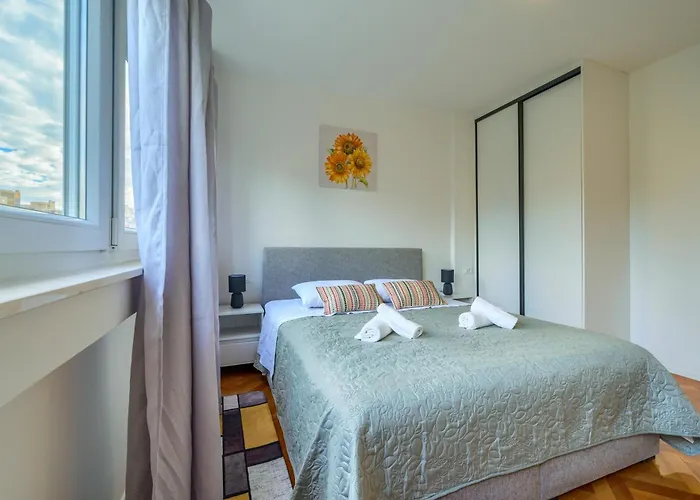 Nikola's Nest * سبليت