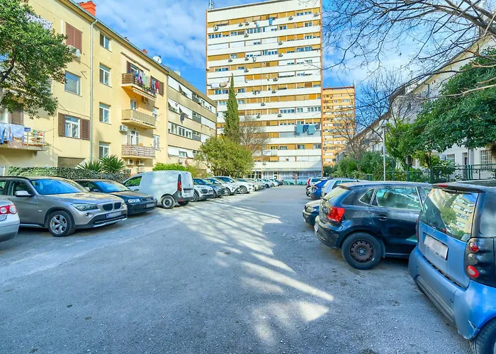 Nikola's Nest شقة