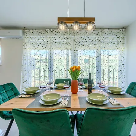 Daire Nikola's Nest *